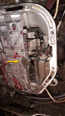 1965 A904 Transmission interior arrow.jpg