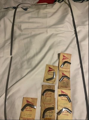 1960 Valiant Stainless Trim 7s.JPG